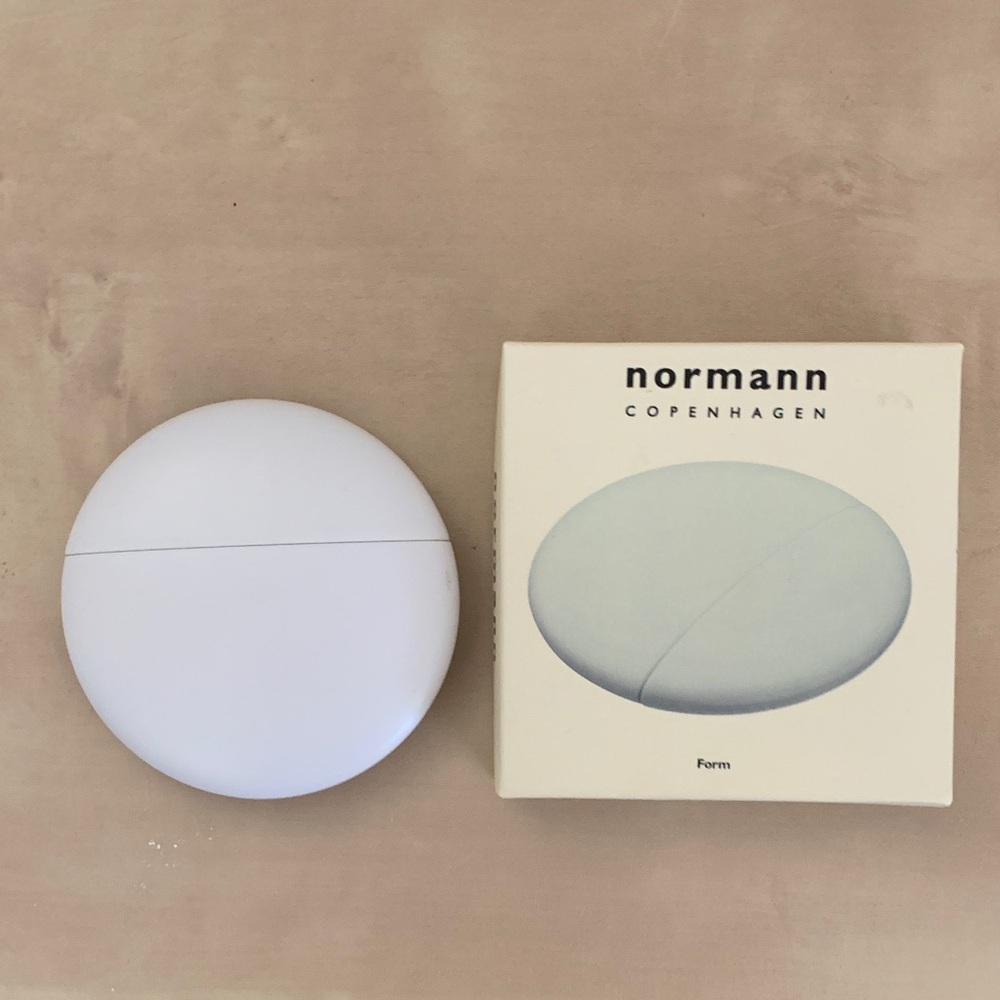 🧂NIB Norman Copenhagen salt and pepper shakers.